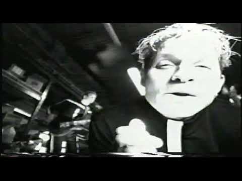 Clarknova - Johnny Under