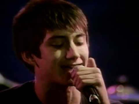 Arctic Monkeys - Bet You Look Good On The Dancefloor