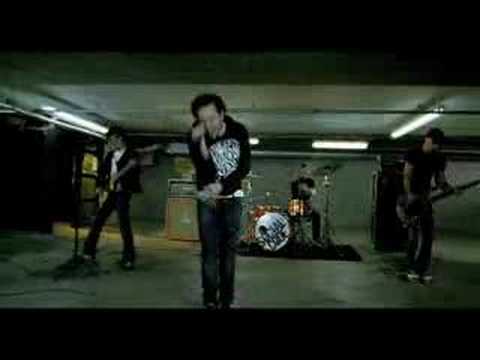 Social Code - Bomb Hands